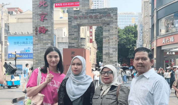 Easy Canton Life-Travel 1